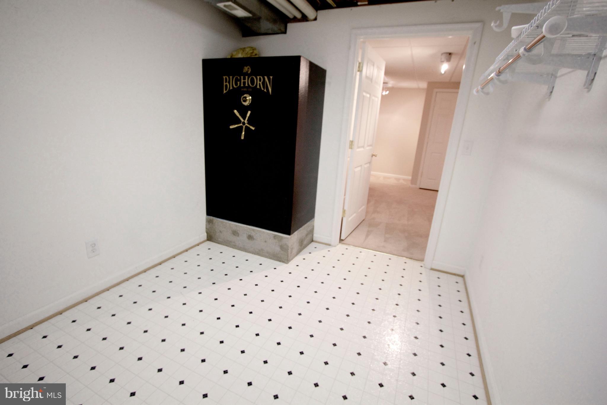 WHITEHALL - Residential