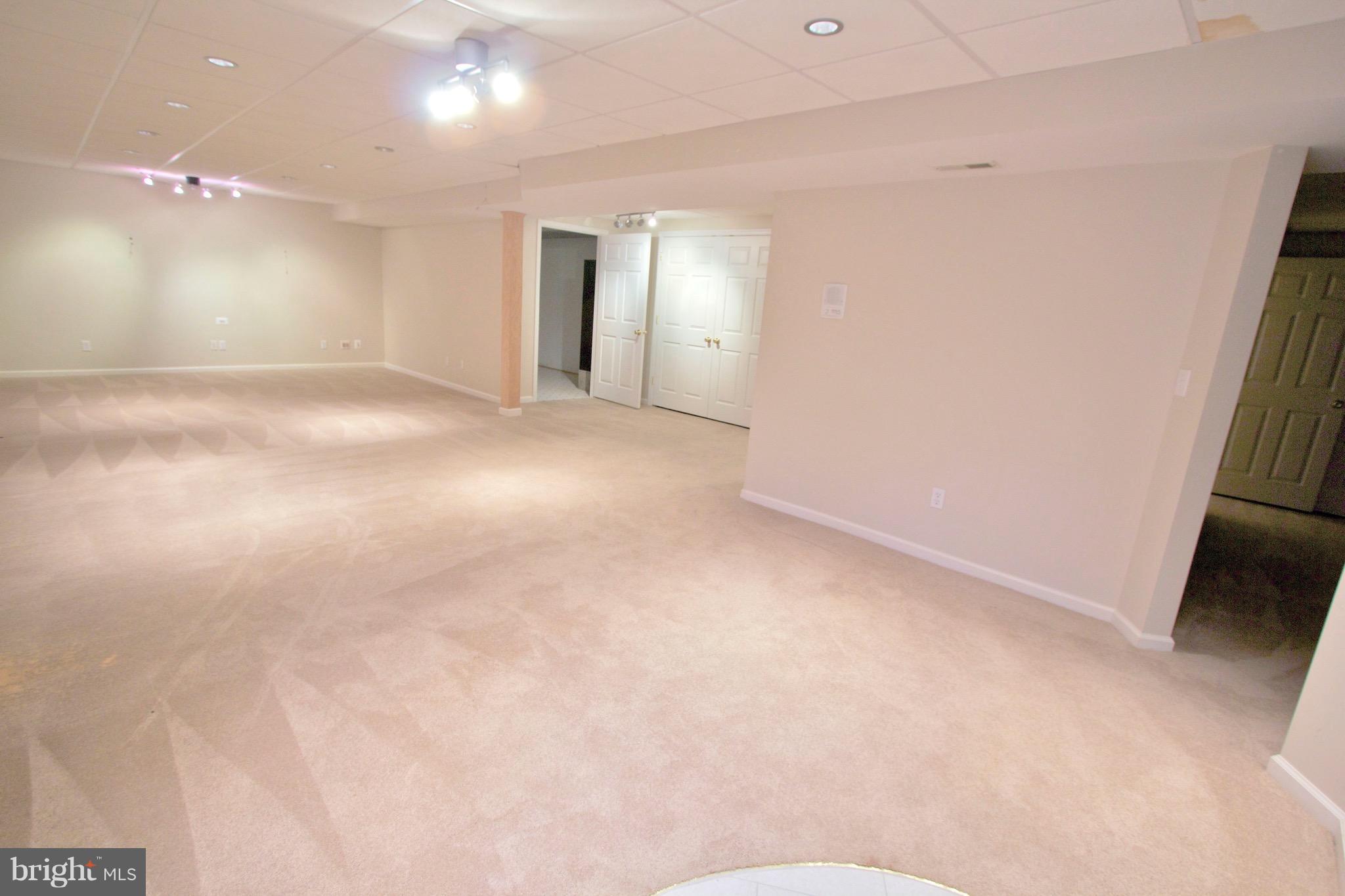 WHITEHALL - Residential