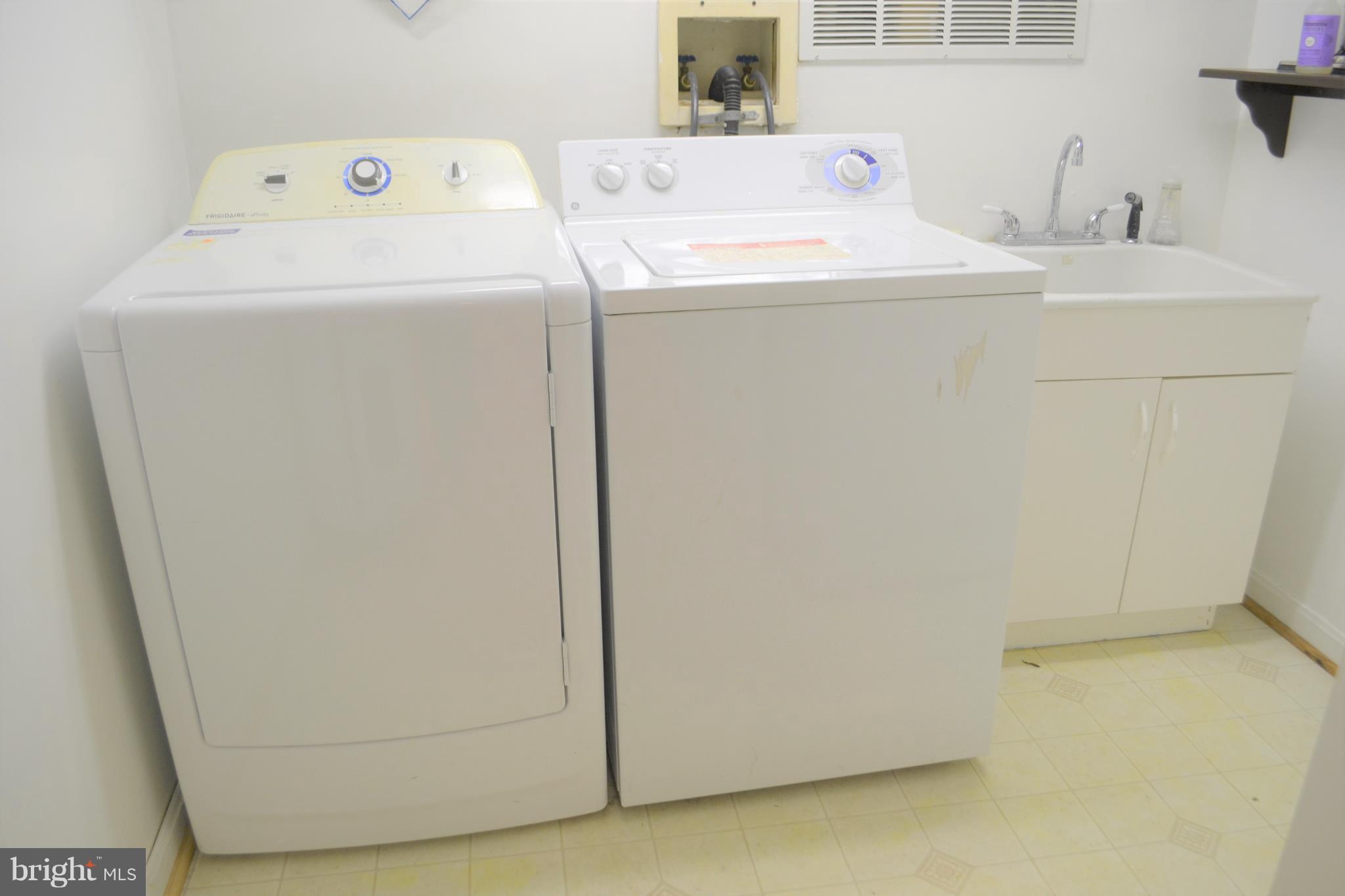 PARK RIDGE - Residential Lease