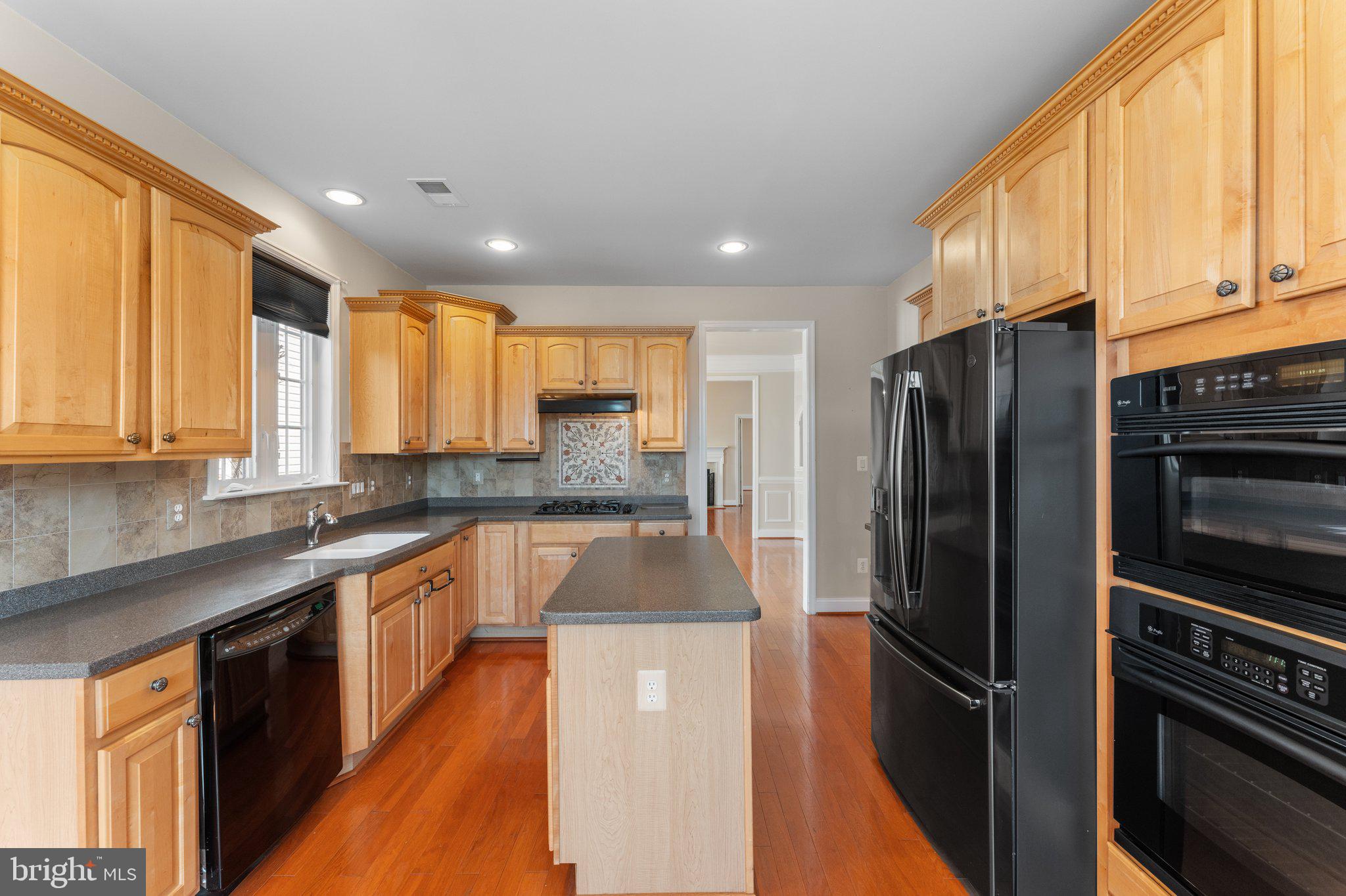 VIRGINIA HERITAGE AT LEE'S PARK - Residential