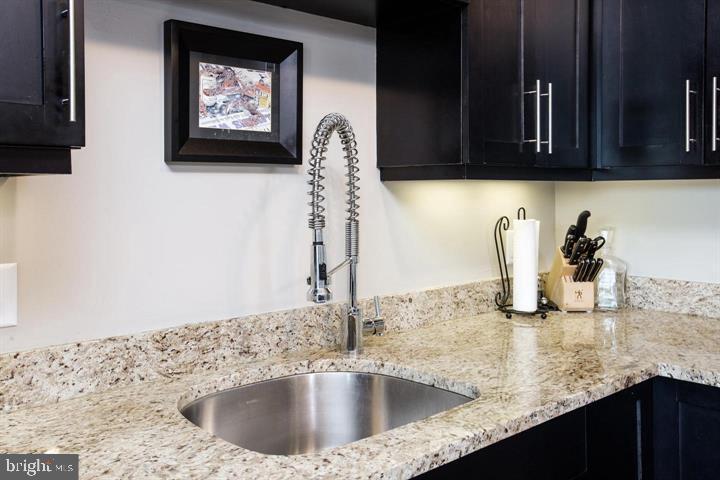 LOCUST POINT - Residential