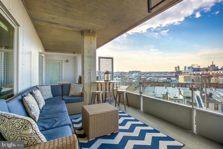 LOCUST POINT - Residential