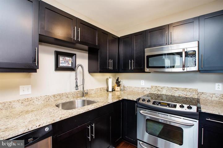 LOCUST POINT - Residential