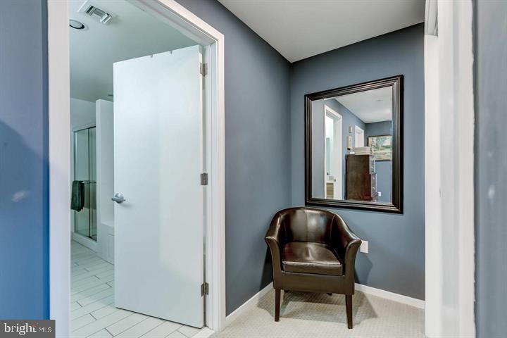 LOCUST POINT - Residential
