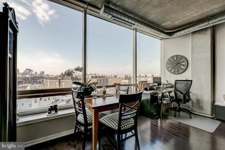 LOCUST POINT - Residential