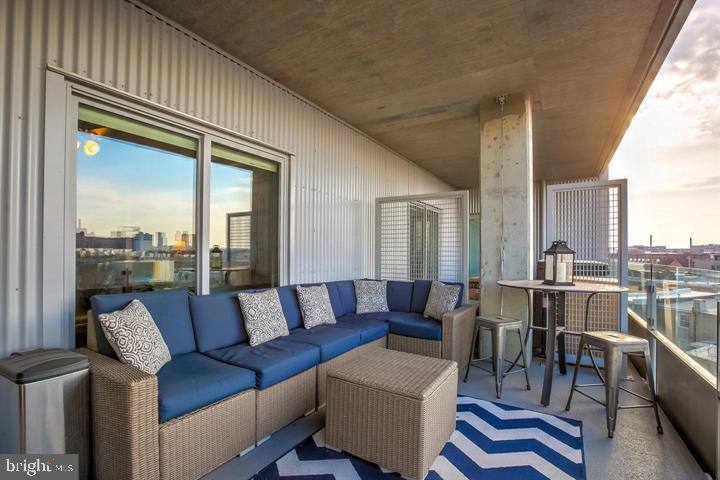 LOCUST POINT - Residential