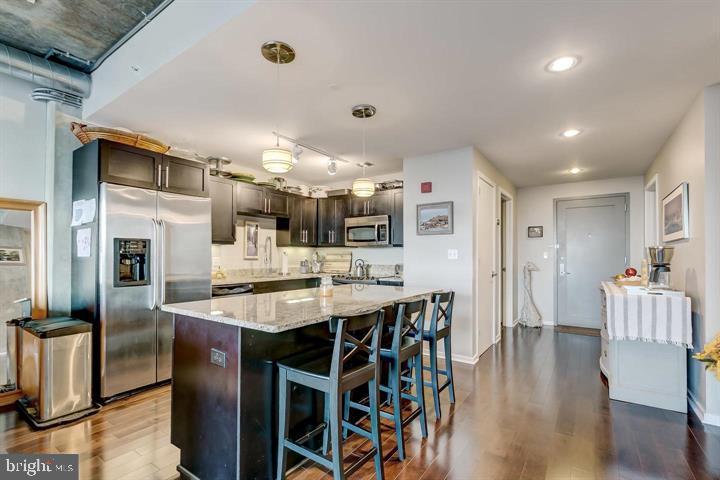 LOCUST POINT - Residential