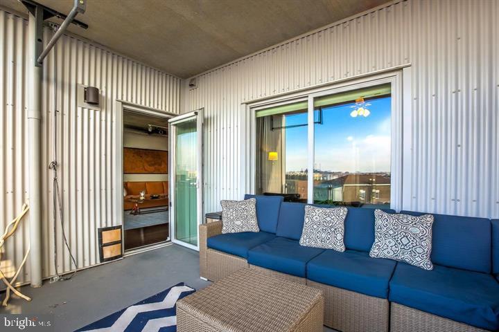 LOCUST POINT - Residential