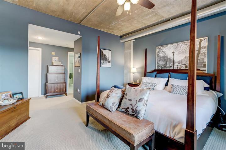LOCUST POINT - Residential