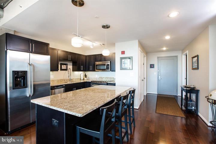 LOCUST POINT - Residential