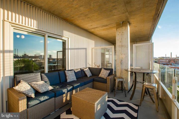 LOCUST POINT - Residential