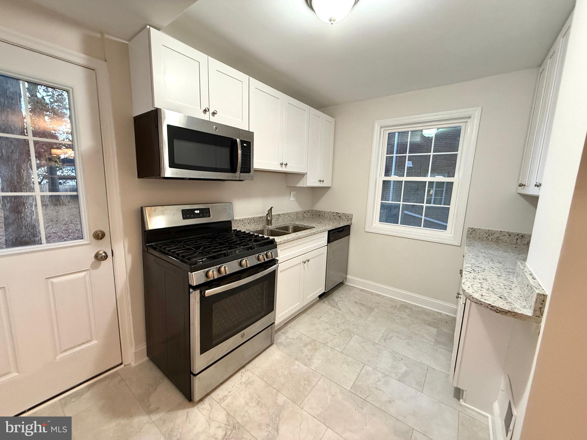 ARLINGTON FOREST - Residential Lease