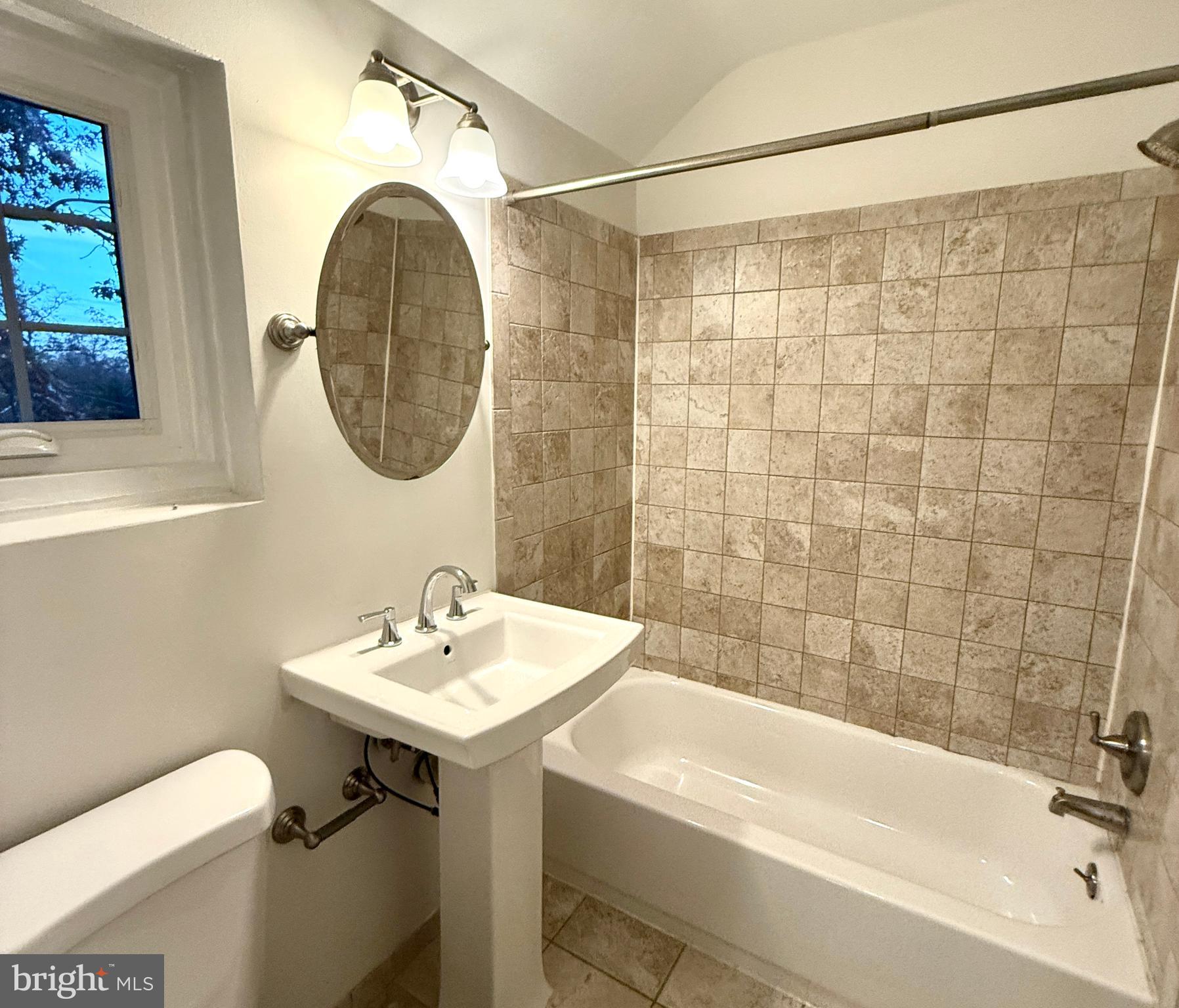 ARLINGTON FOREST - Residential Lease