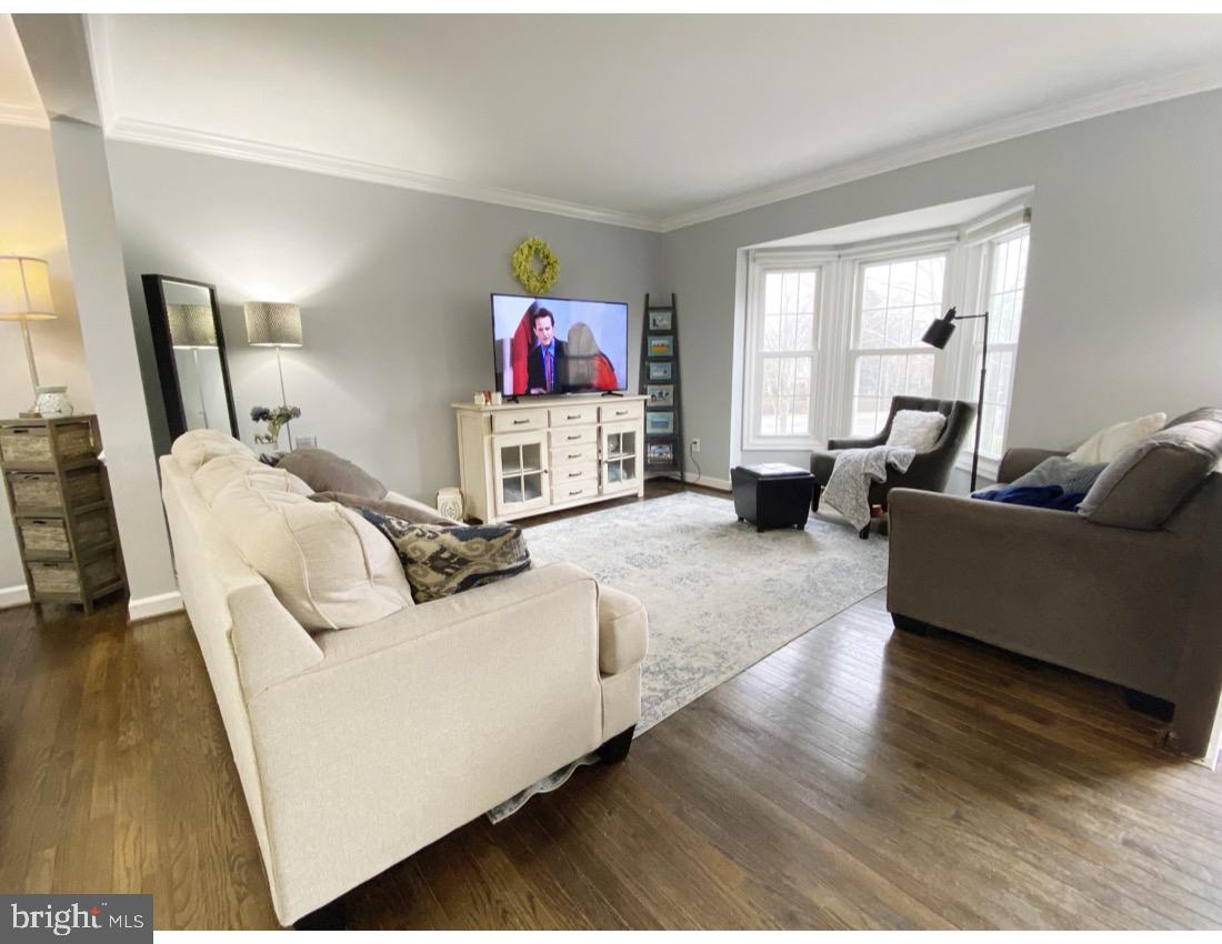 7404 HEATHERFIELD LANE