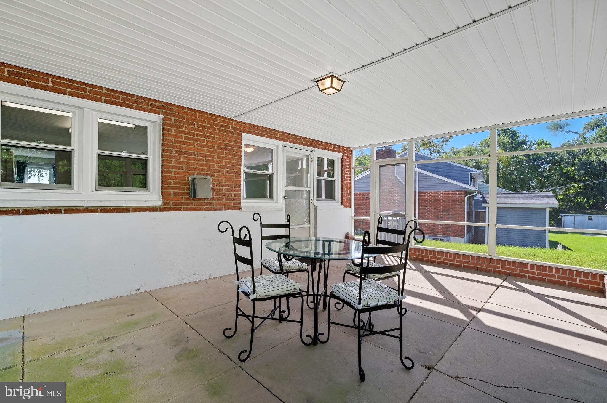 SUBURBAN GREENS - Residential