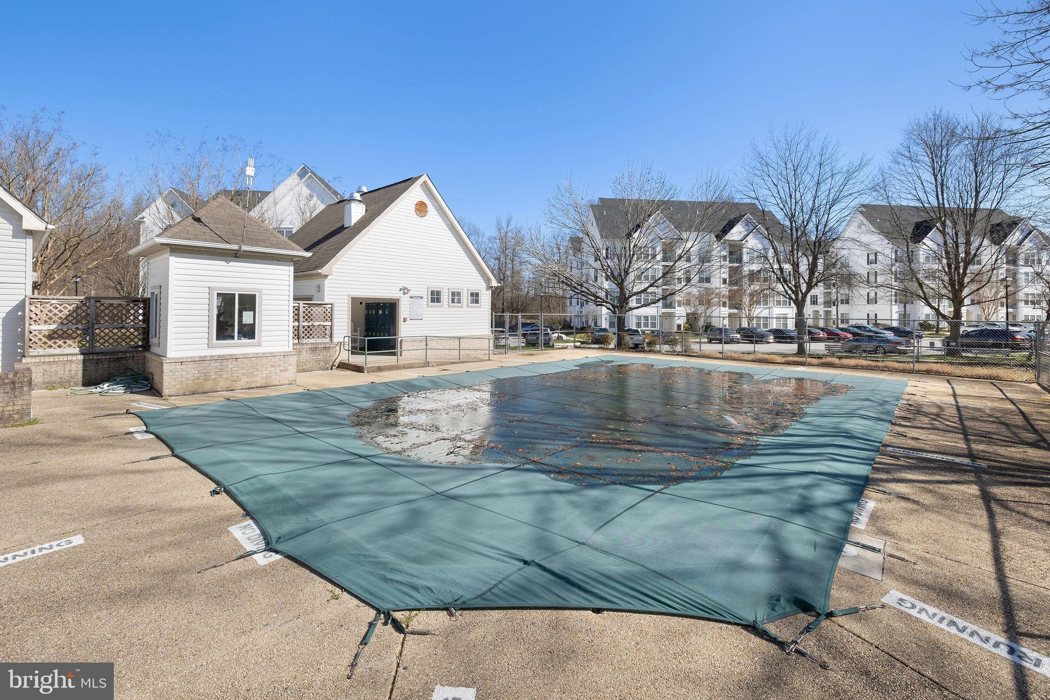 WOODLAND LAKE CONDO - Residential