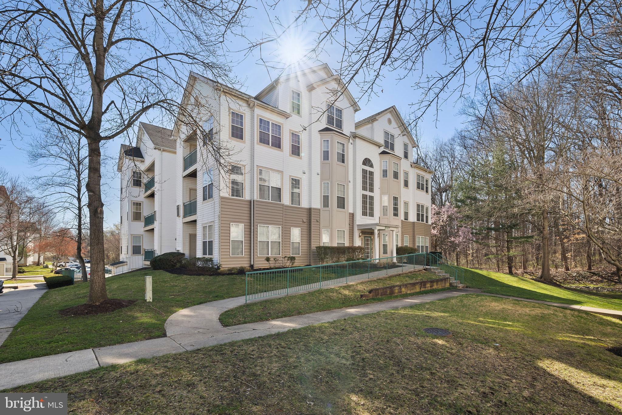 WOODLAND LAKE CONDO - Residential
