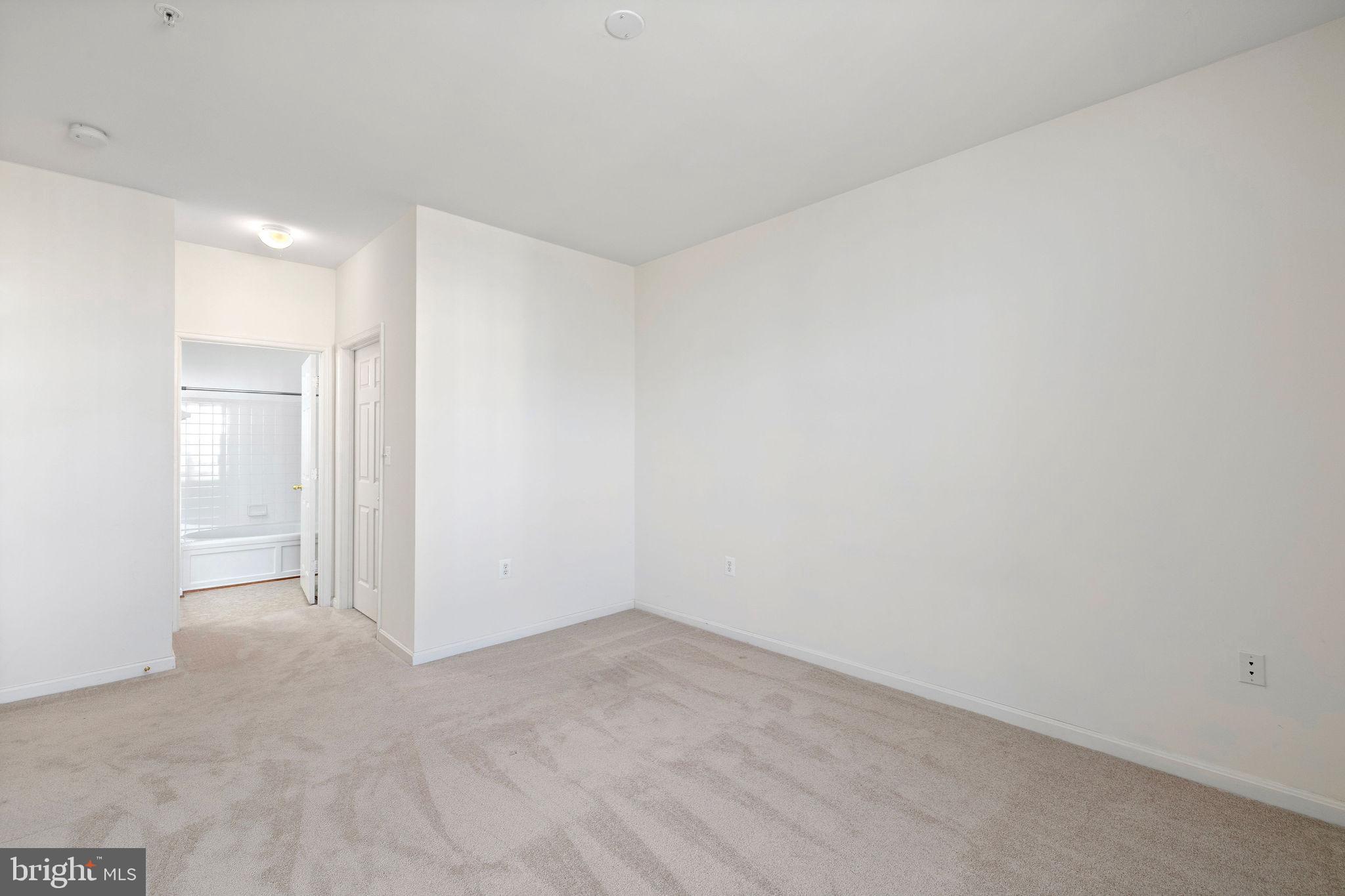 WOODLAND LAKE CONDO - Residential