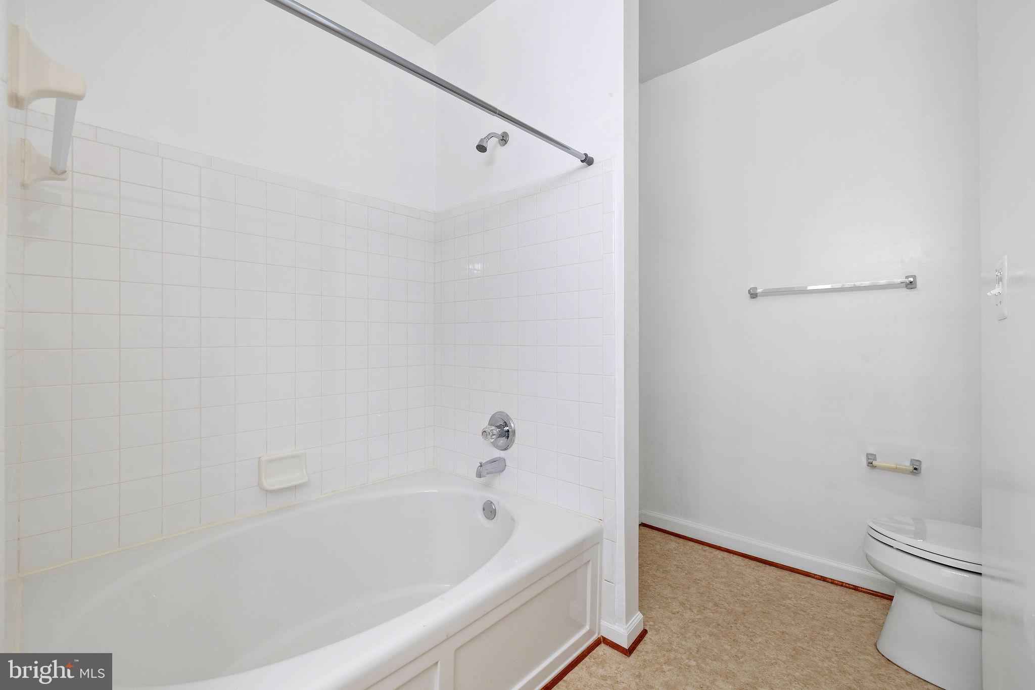 WOODLAND LAKE CONDO - Residential