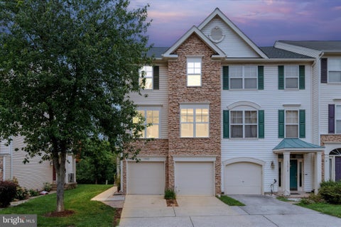 Townhouse For Rent - 13412 Burrough Farm Drive<br/> Fairfax County, HERNDON, VA 20171