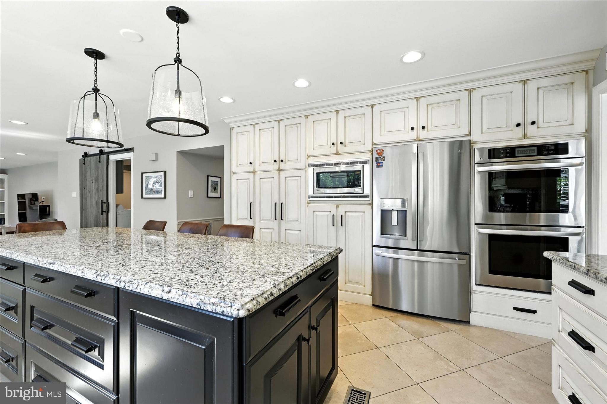 BURLEIGH MANOR - Residential