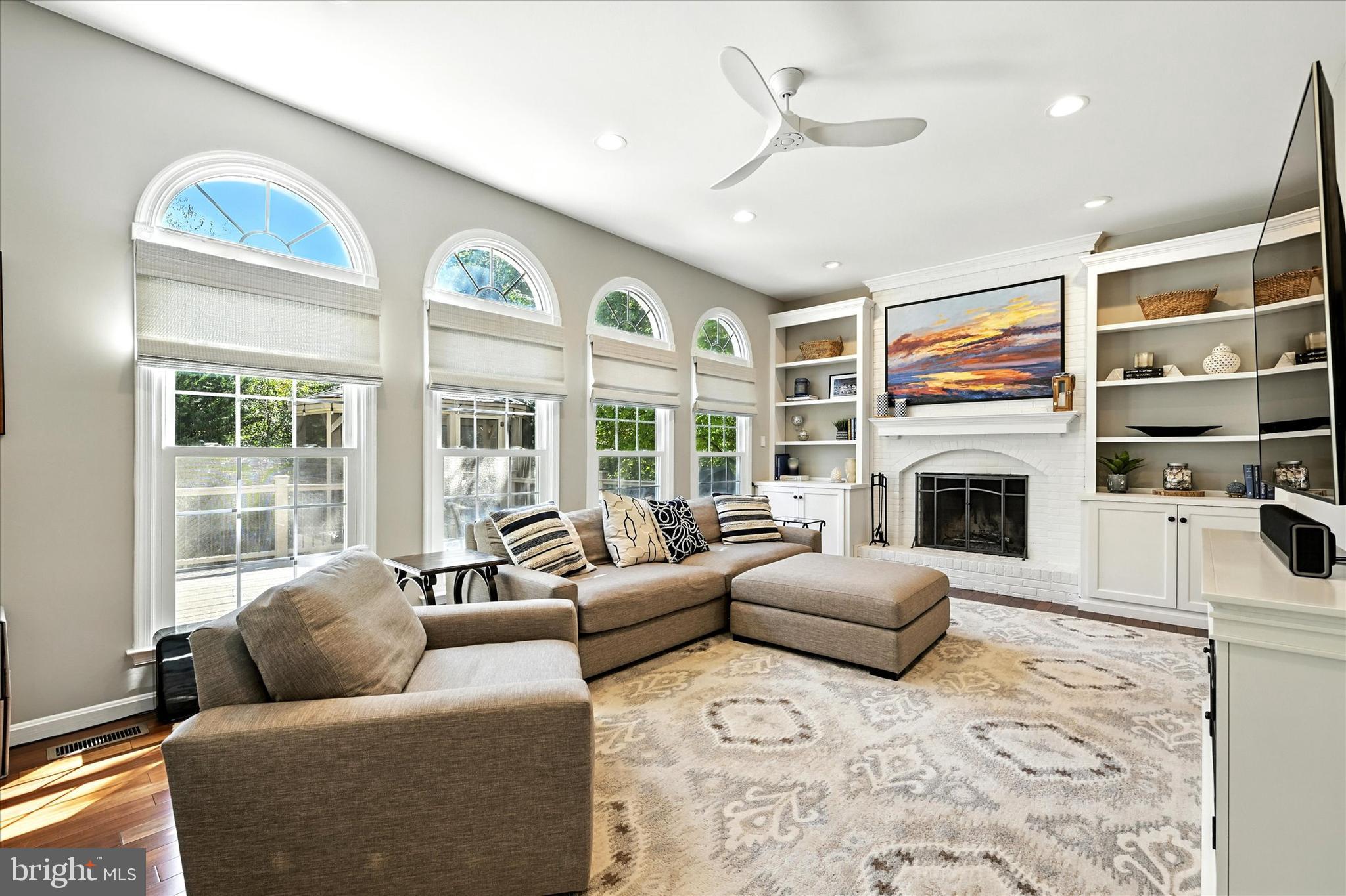 BURLEIGH MANOR - Residential