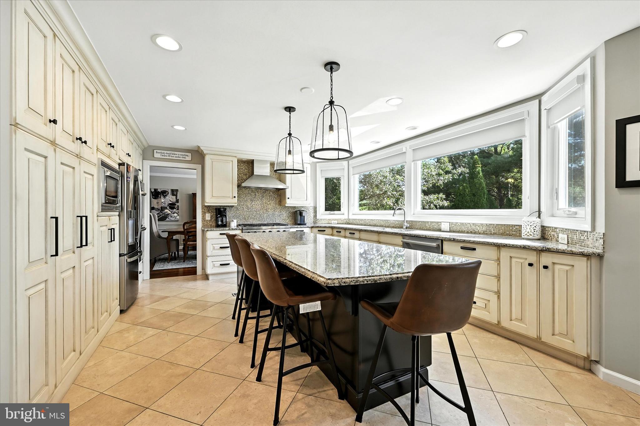 BURLEIGH MANOR - Residential