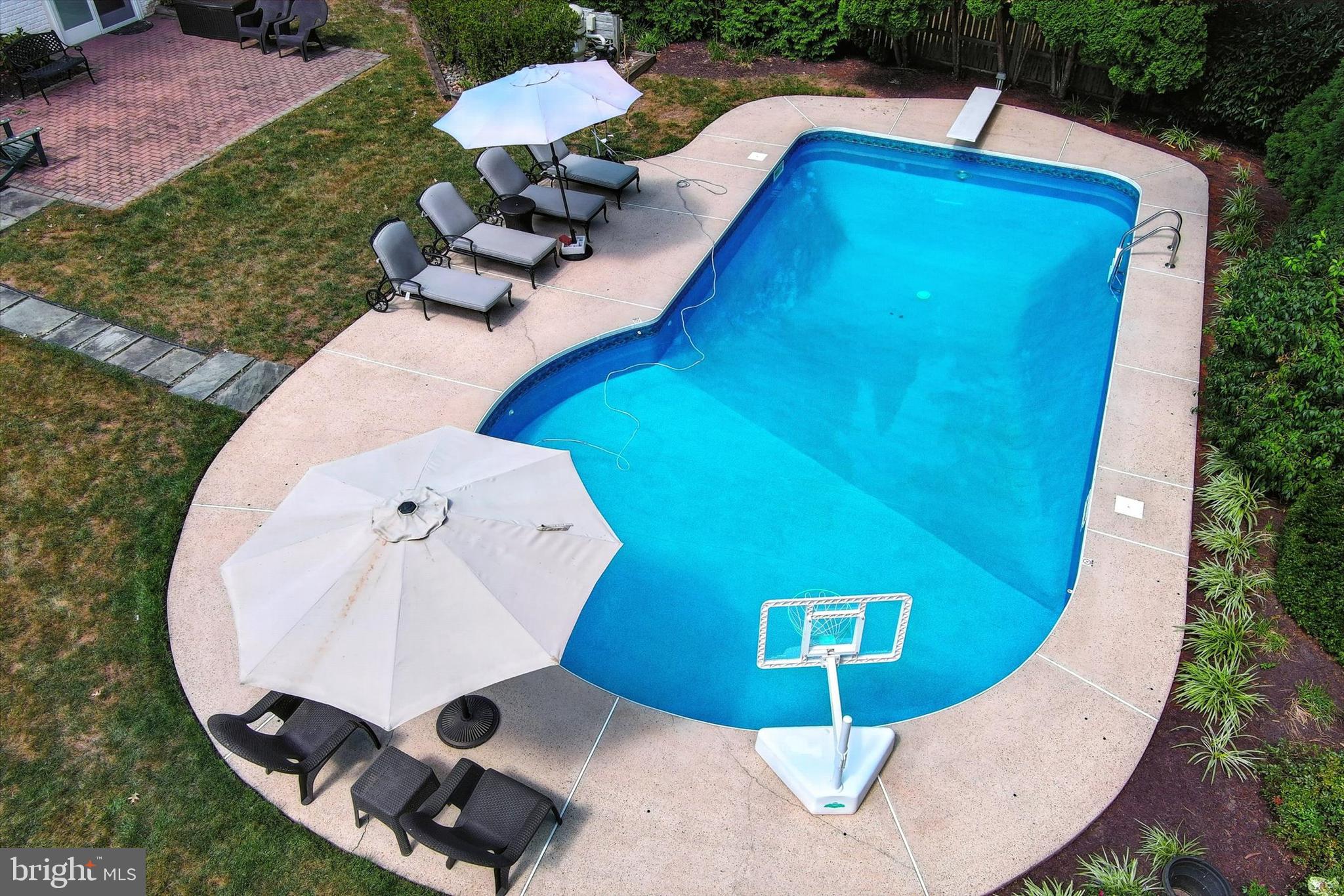 BURLEIGH MANOR - Residential