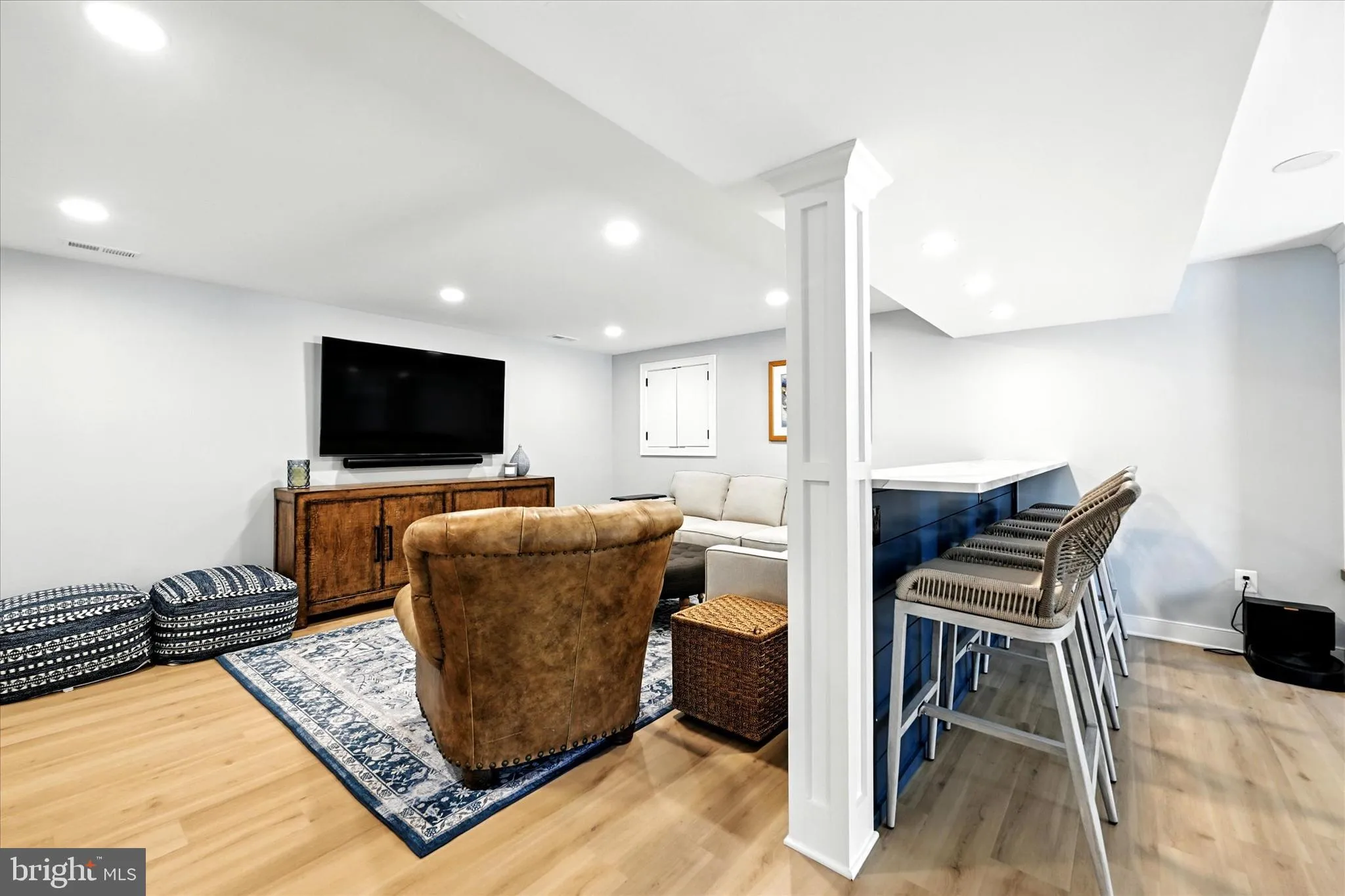 Ellicott City, Maryland 21042, United States, 5 Bedrooms Bedrooms, ,5 BathroomsBathrooms,Residential,Pending,204917