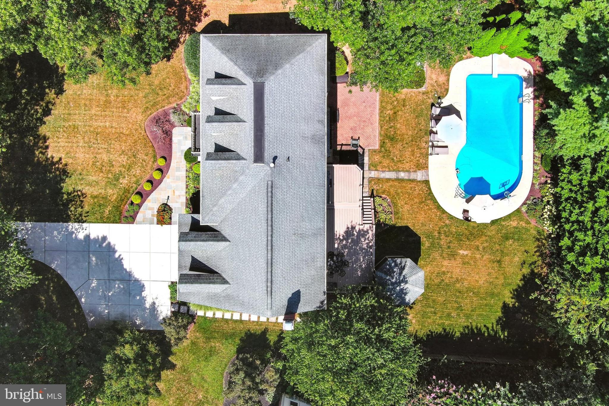 BURLEIGH MANOR - Residential