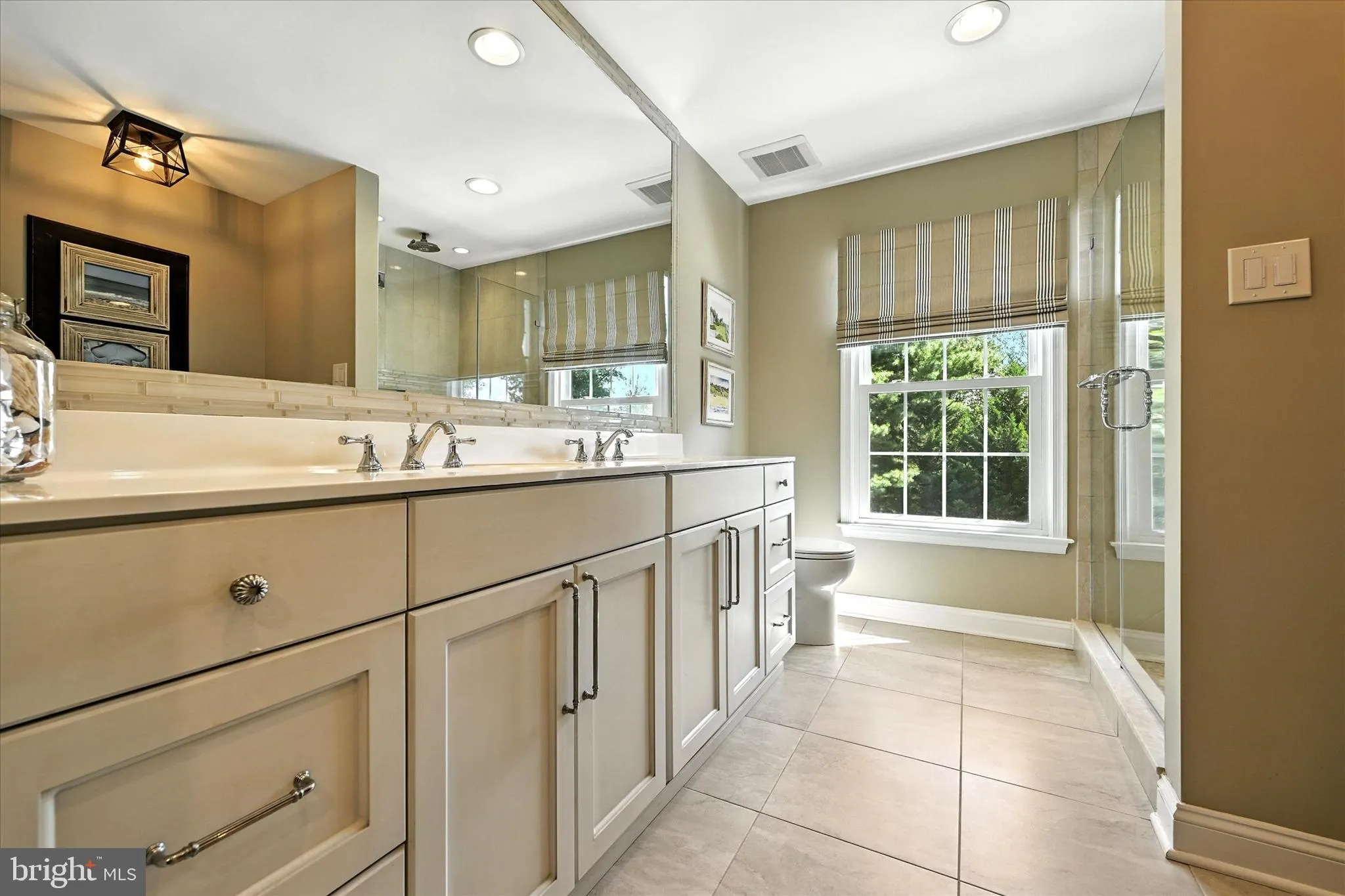 Ellicott City, Maryland 21042, United States, 5 Bedrooms Bedrooms, ,5 BathroomsBathrooms,Residential,Pending,204917