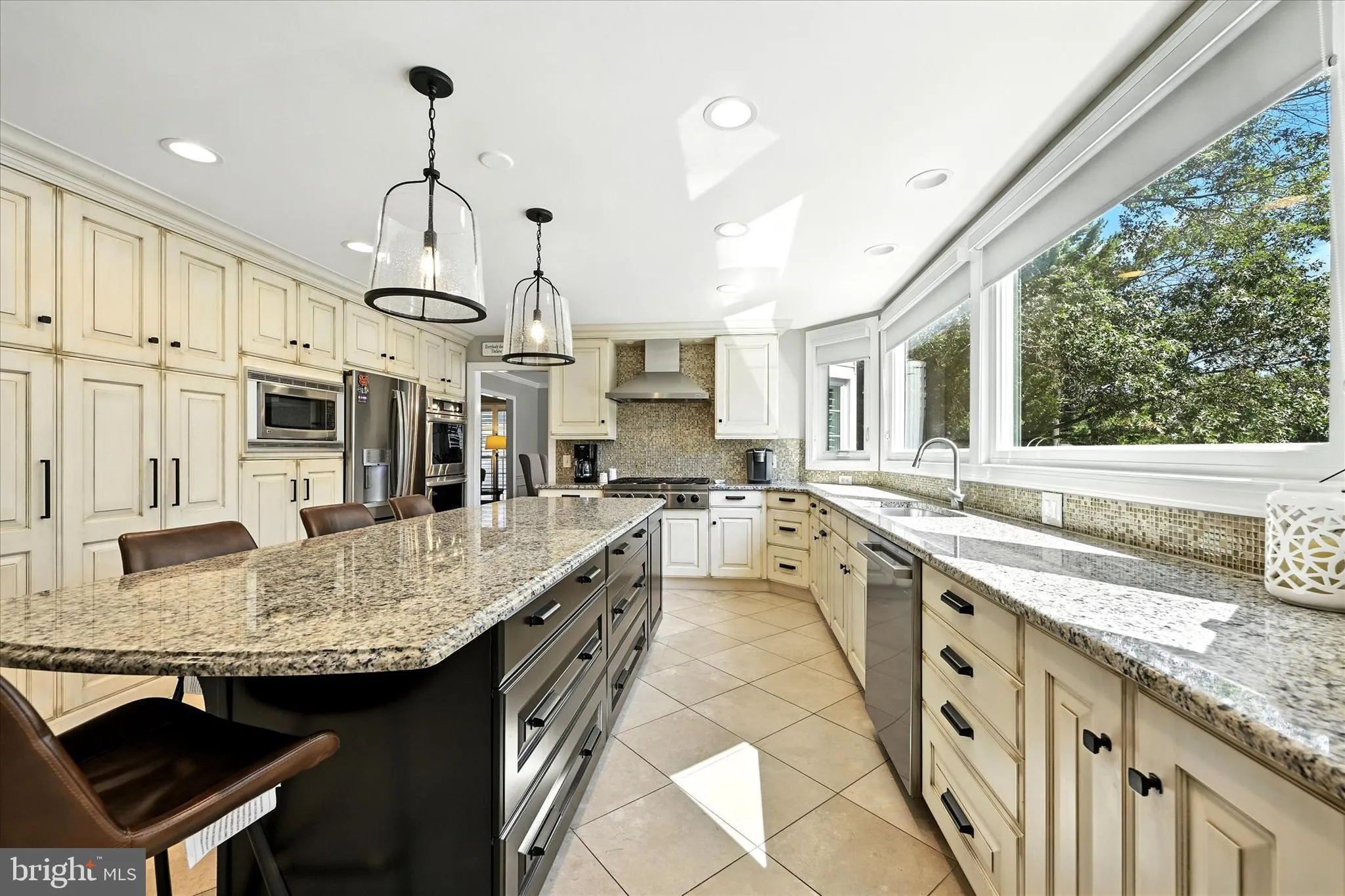 Ellicott City, Maryland 21042, United States, 5 Bedrooms Bedrooms, ,5 BathroomsBathrooms,Residential,Pending,204917