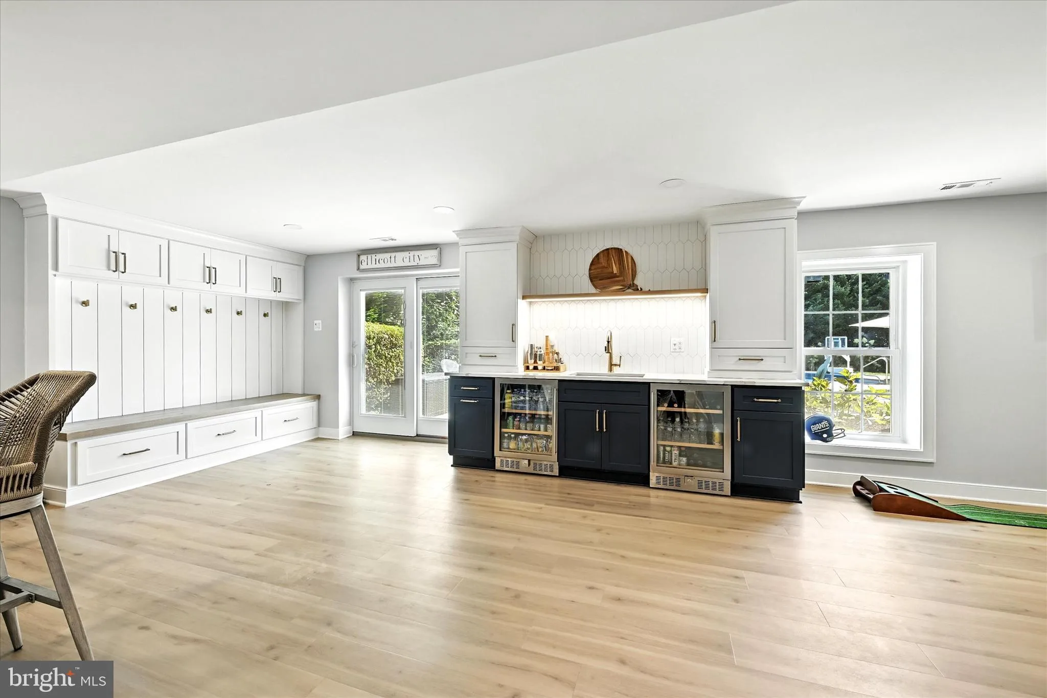 Ellicott City, Maryland 21042, United States, 5 Bedrooms Bedrooms, ,5 BathroomsBathrooms,Residential,Pending,204917