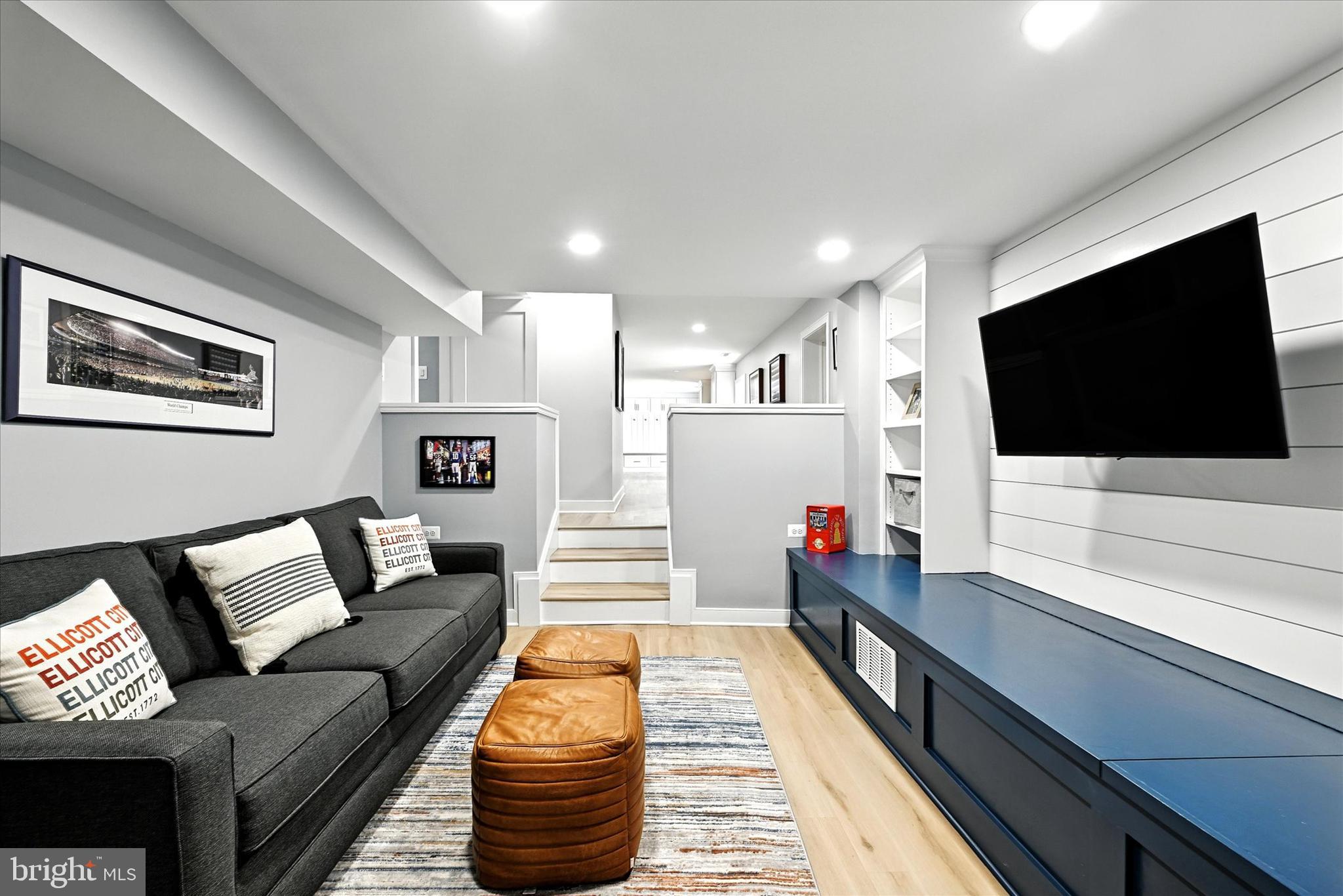 BURLEIGH MANOR - Residential