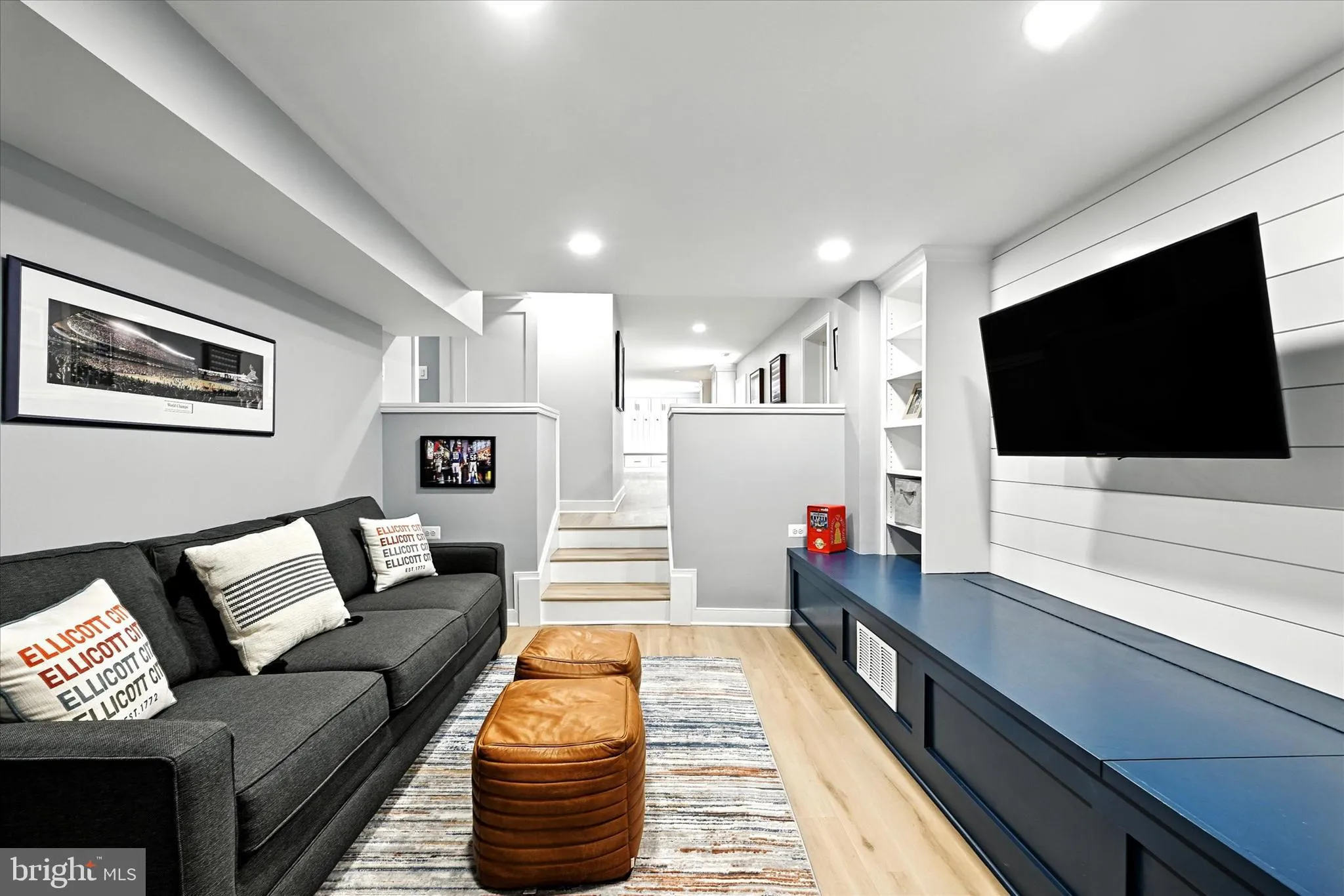 Ellicott City, Maryland 21042, United States, 5 Bedrooms Bedrooms, ,5 BathroomsBathrooms,Residential,Pending,204917