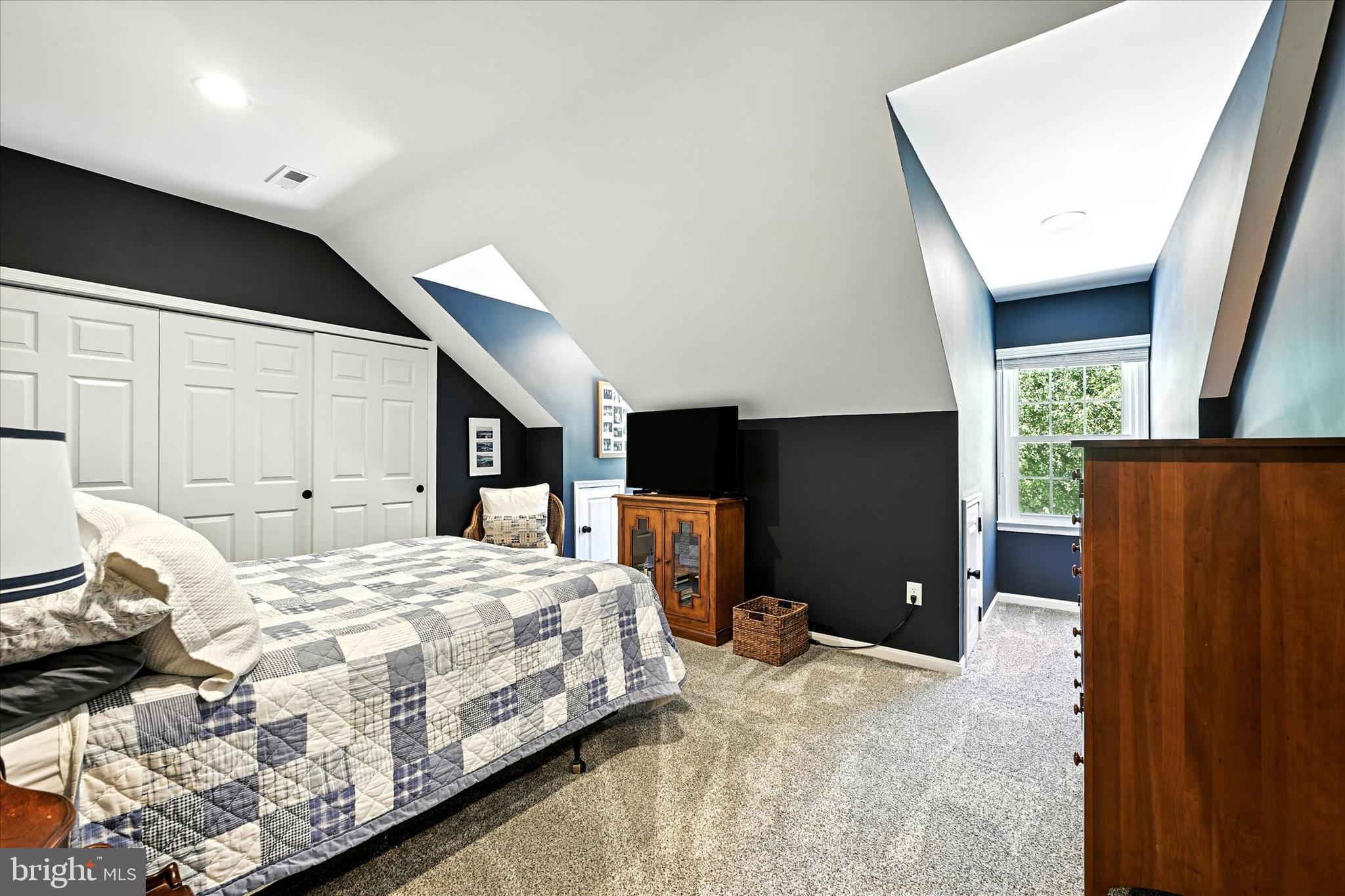 BURLEIGH MANOR - Residential