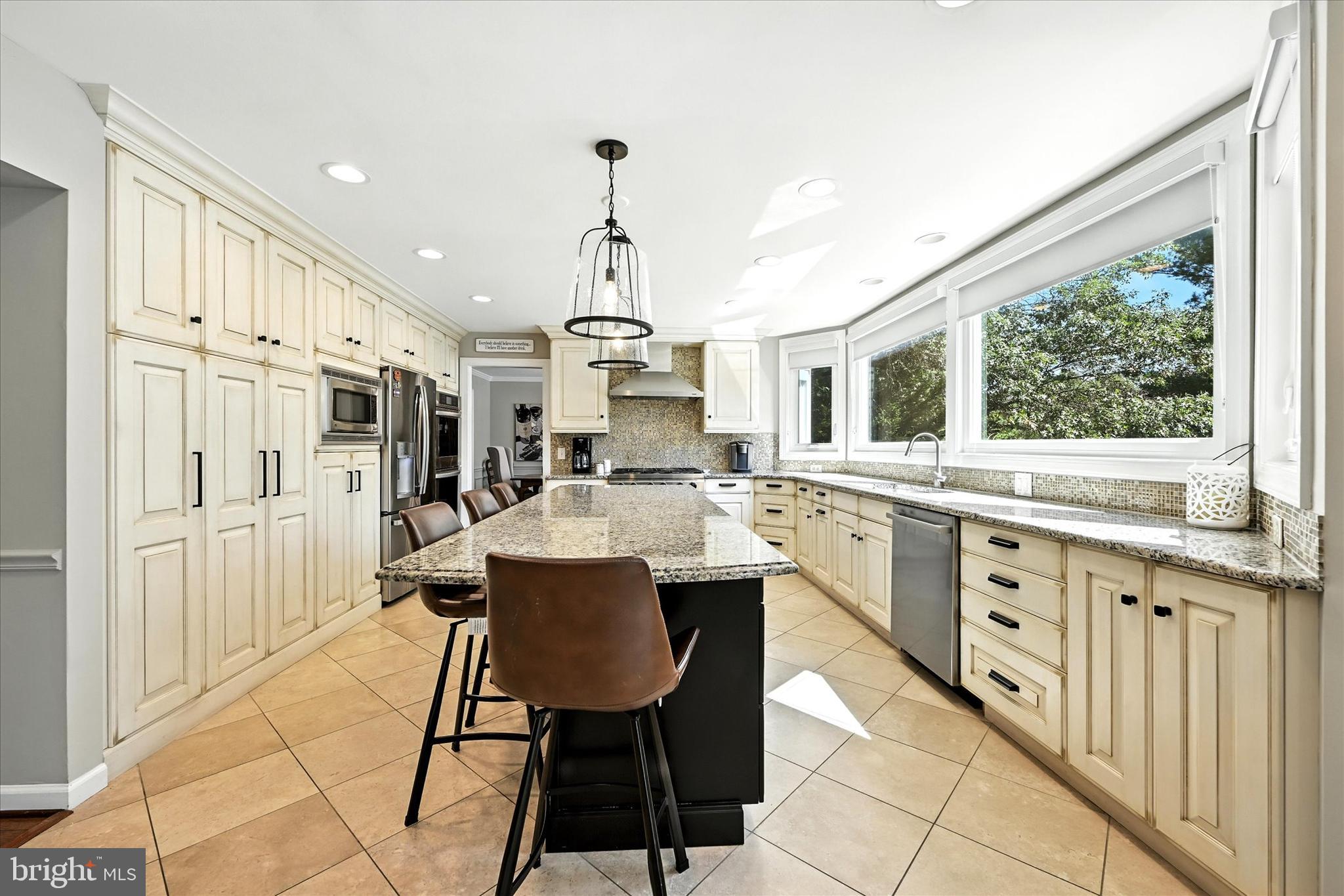 BURLEIGH MANOR - Residential