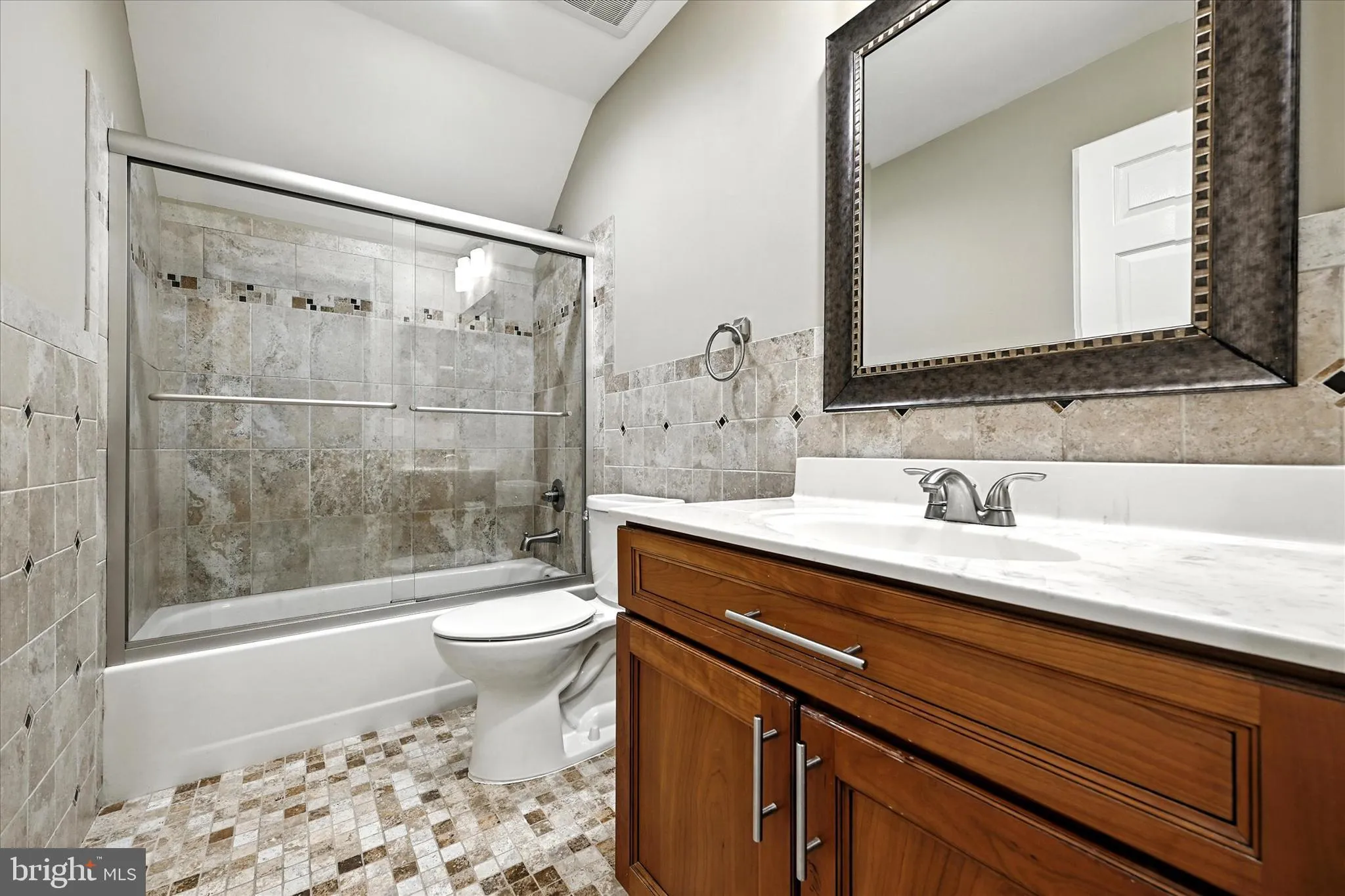 Ellicott City, Maryland 21042, United States, 5 Bedrooms Bedrooms, ,5 BathroomsBathrooms,Residential,Pending,204917