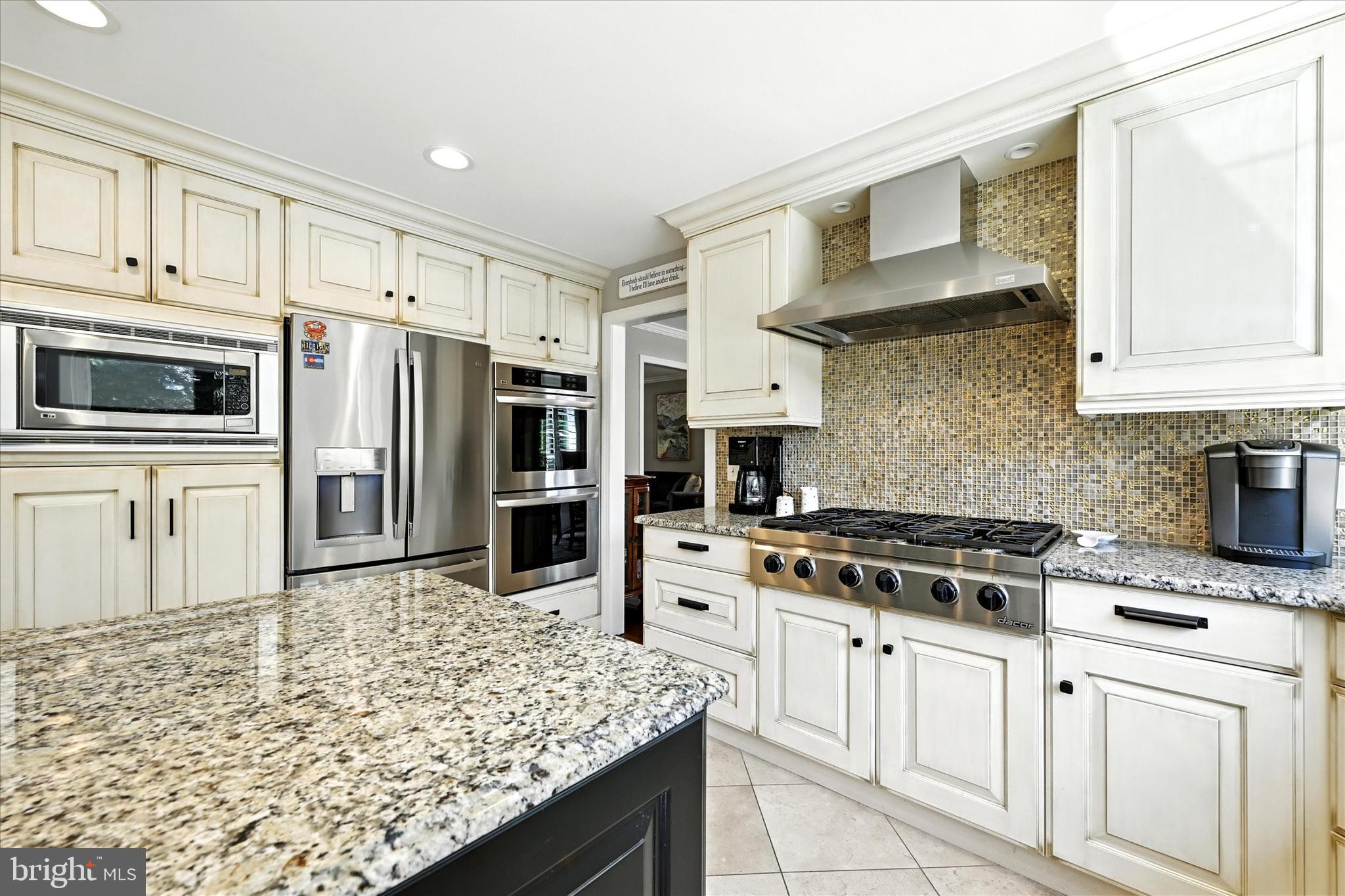 BURLEIGH MANOR - Residential