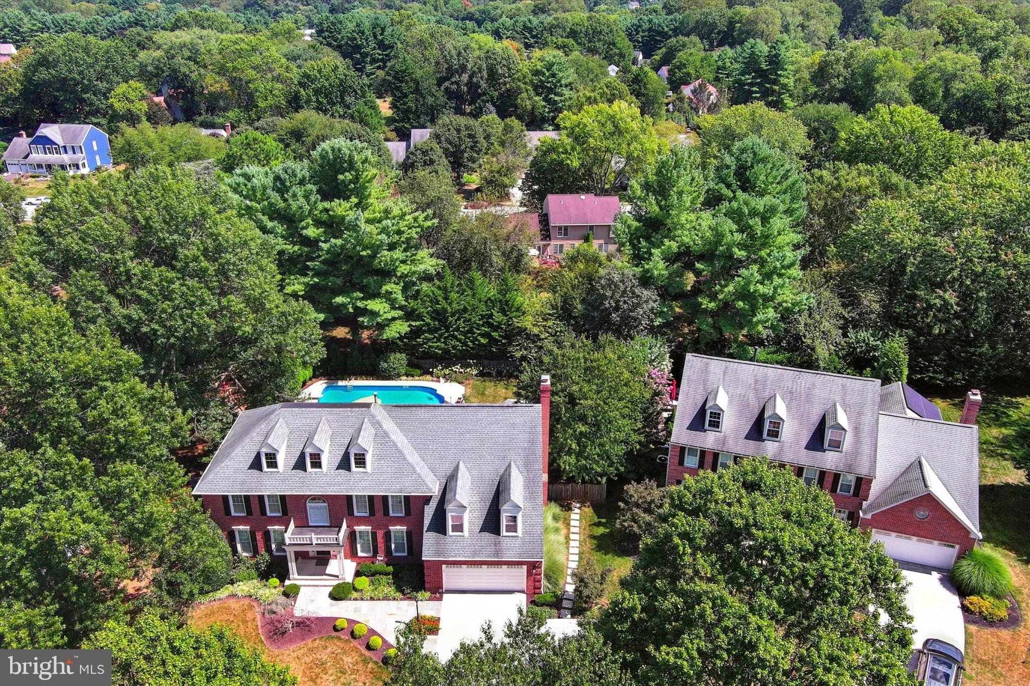 BURLEIGH MANOR - Residential