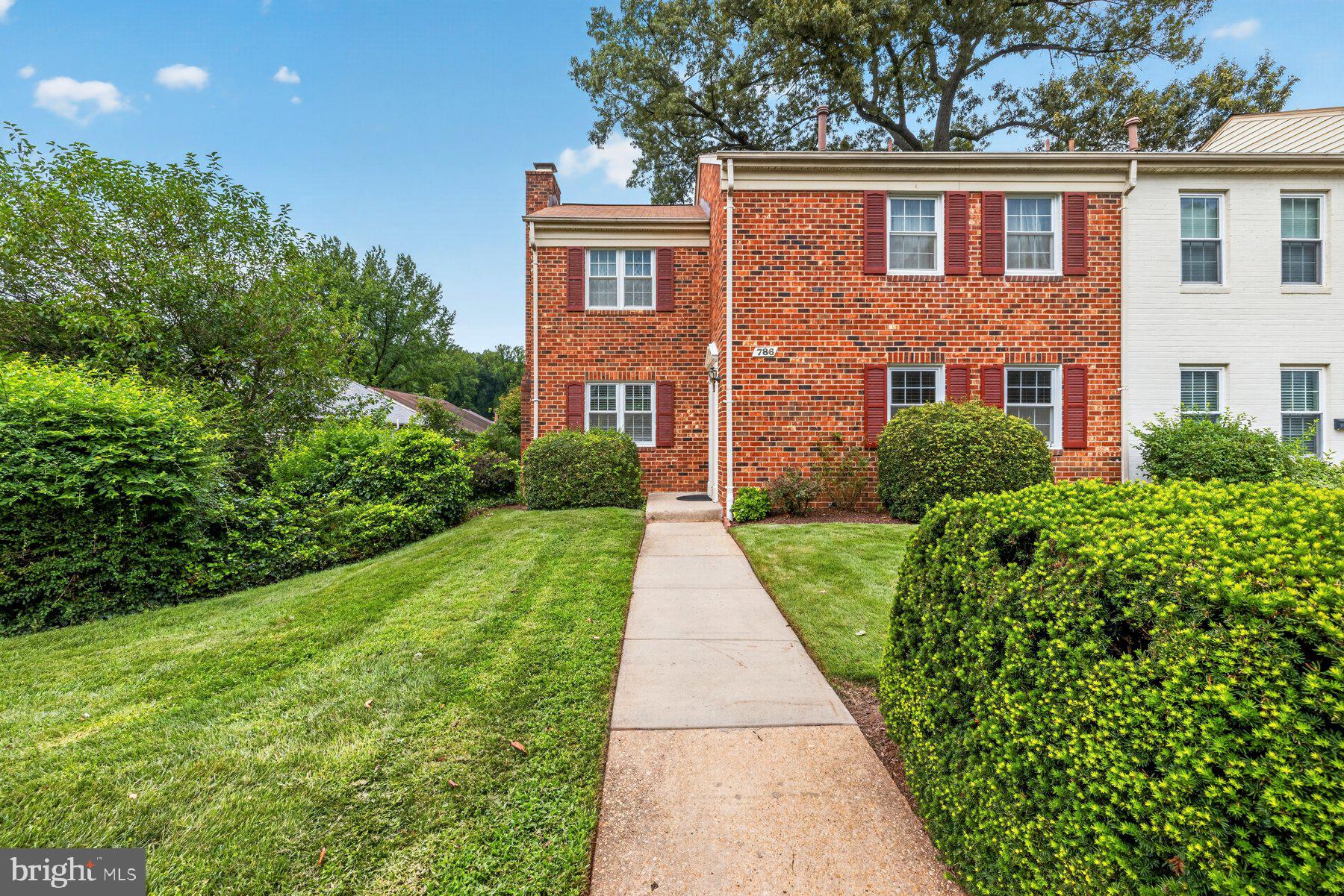 786 COLLEGE PARKWAY