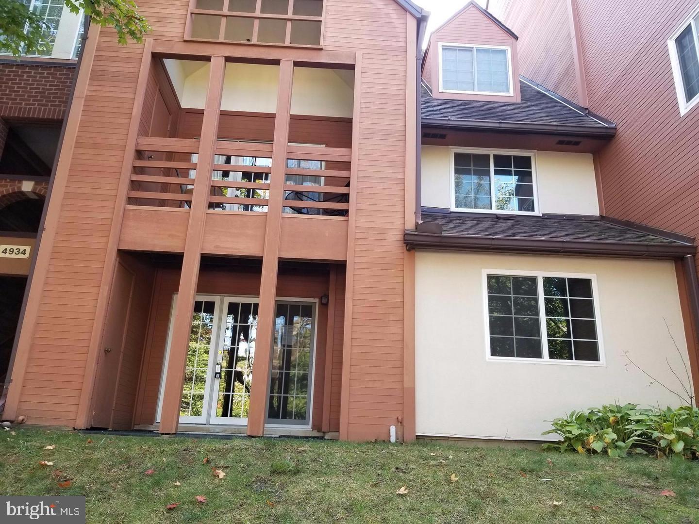 4934 COLUMBIA ROAD 458