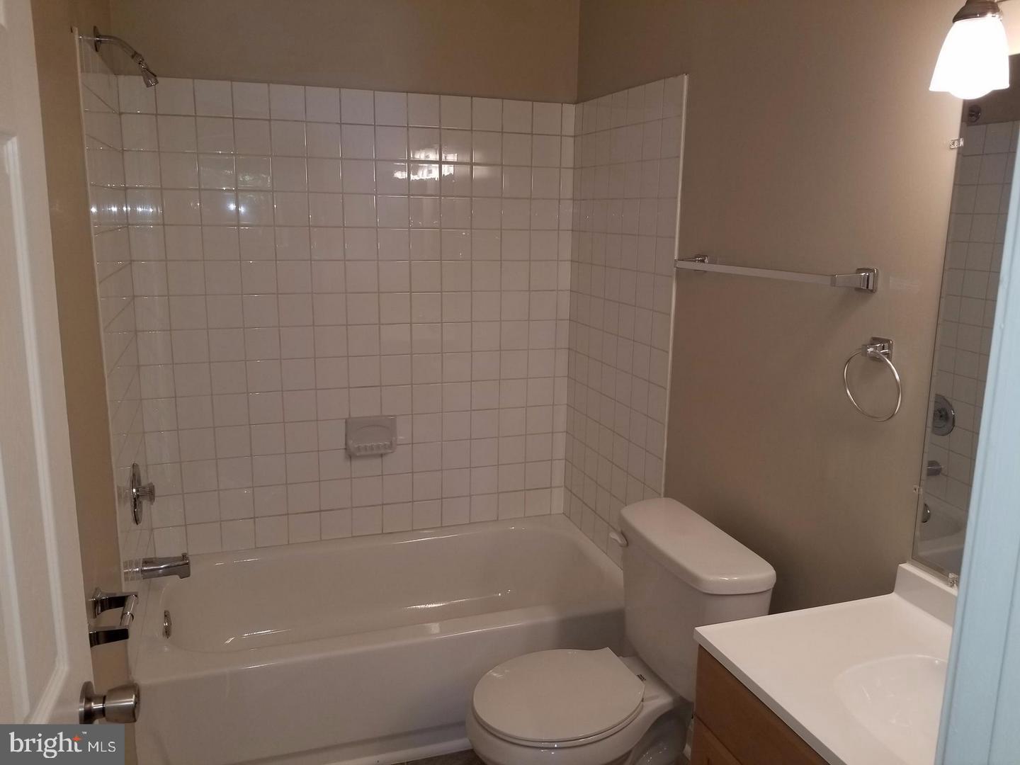 4934 COLUMBIA ROAD 458