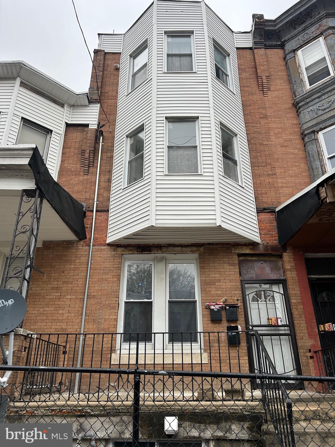 Investment Opportunity – Income-Producing Triplex. Fully functioning triplex offering immediate income with two tenant-occupied units and one vacant unit ready for occupancy. Ideal for investors or owner-occupants looking to live in one unit while collecting rent from the others. The property provides solid cash flow with value-add potential through cosmetic updates and renovations. Convenient location close to public transportation, schools, and shopping.