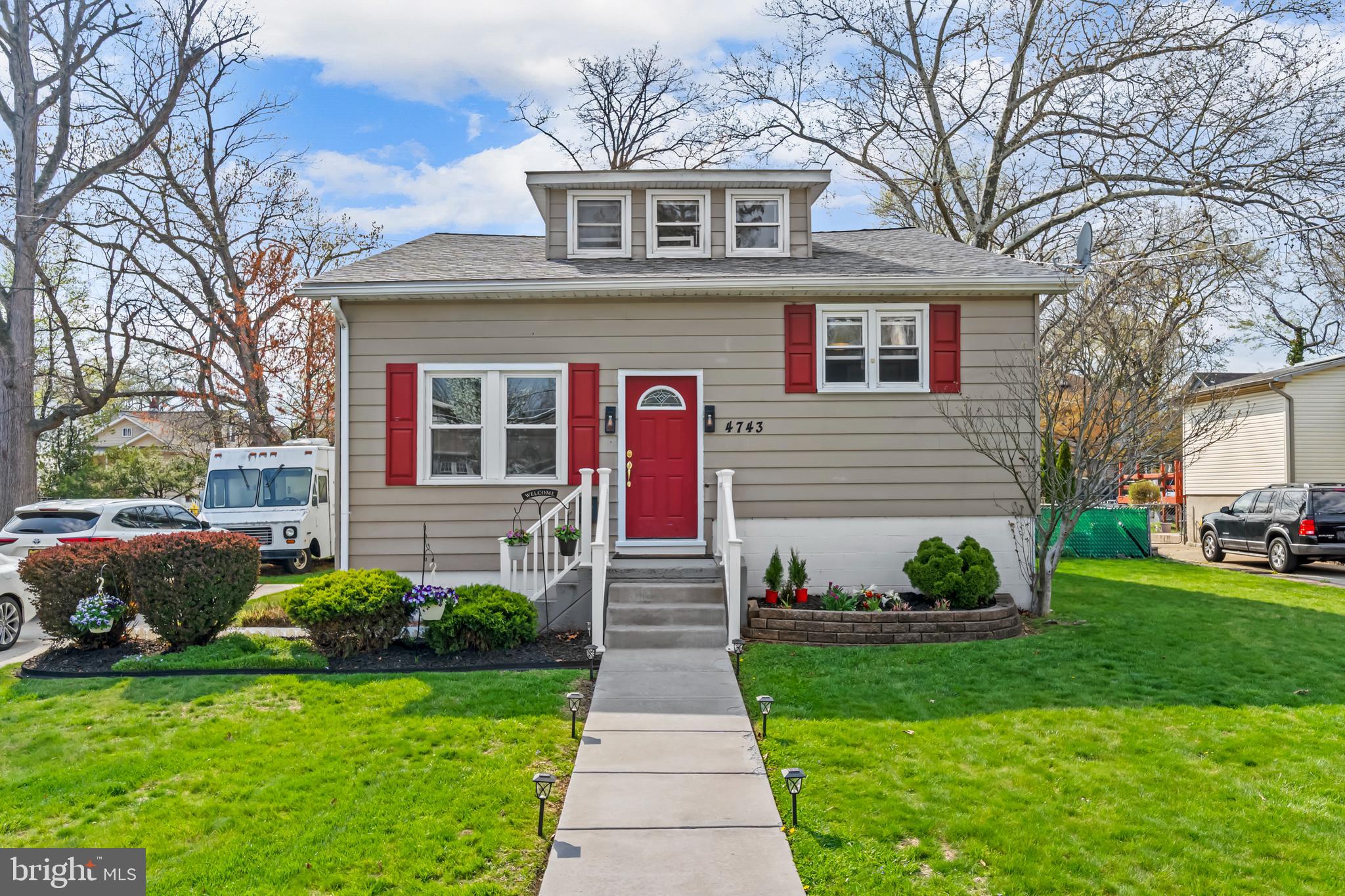 4743 LEXINGTON AVENUE