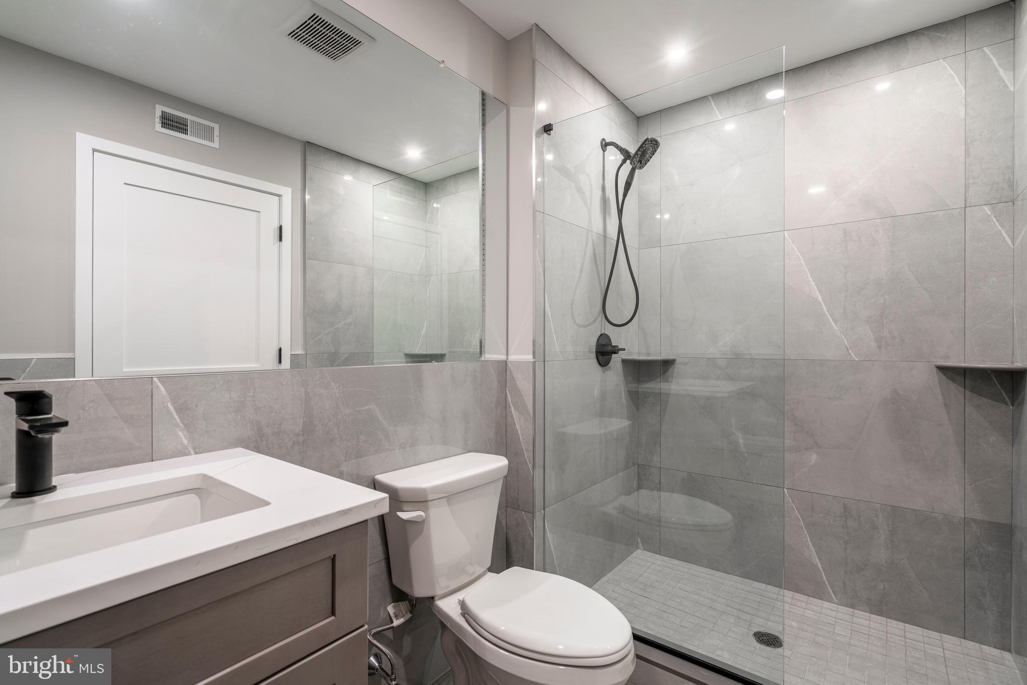 GRADUATE HOSPITAL - Residential Lease