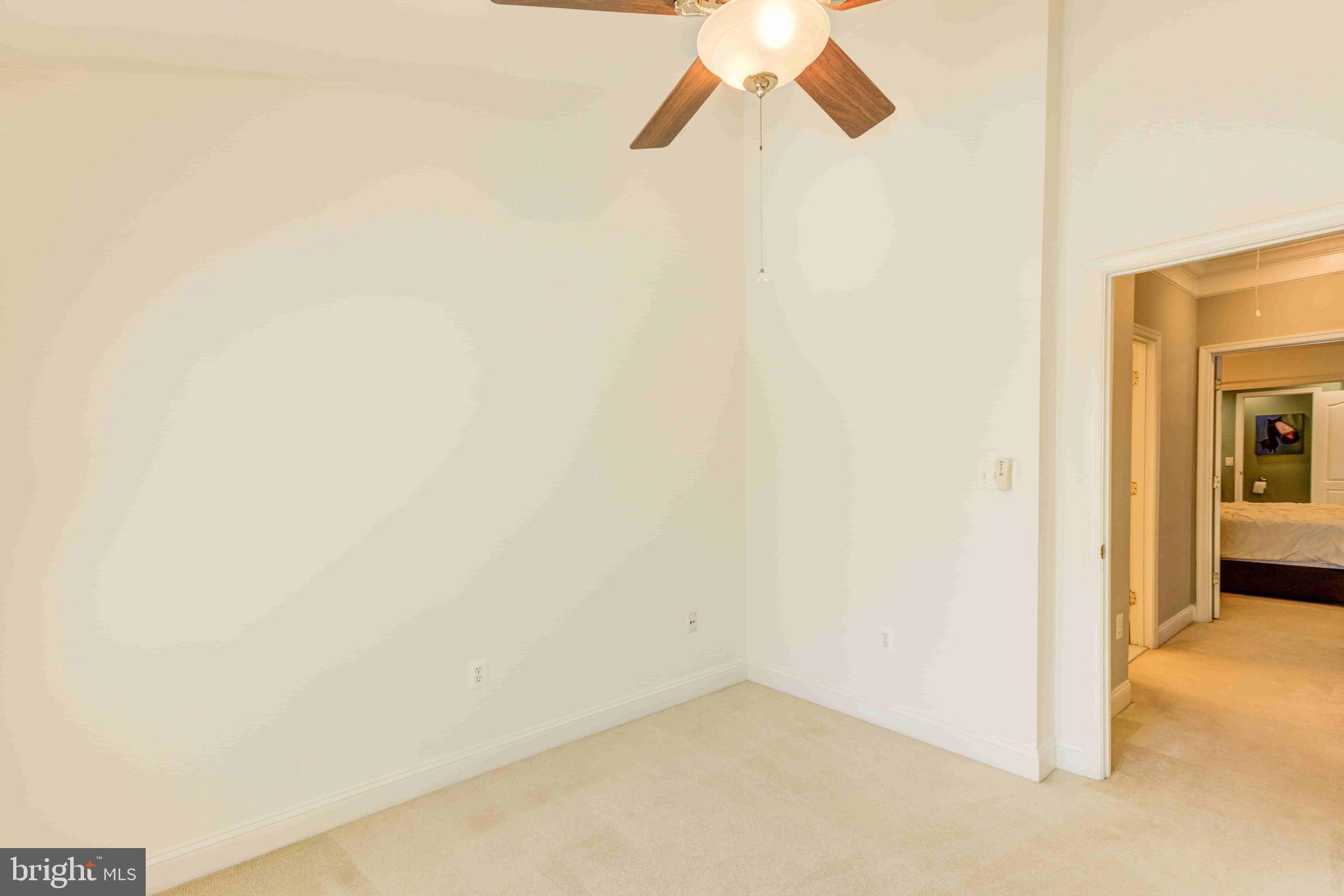 FAIRFAX CENTER LANDBAY - Residential