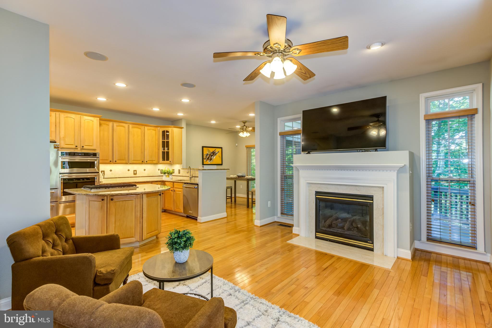 FAIRFAX CENTER LANDBAY - Residential
