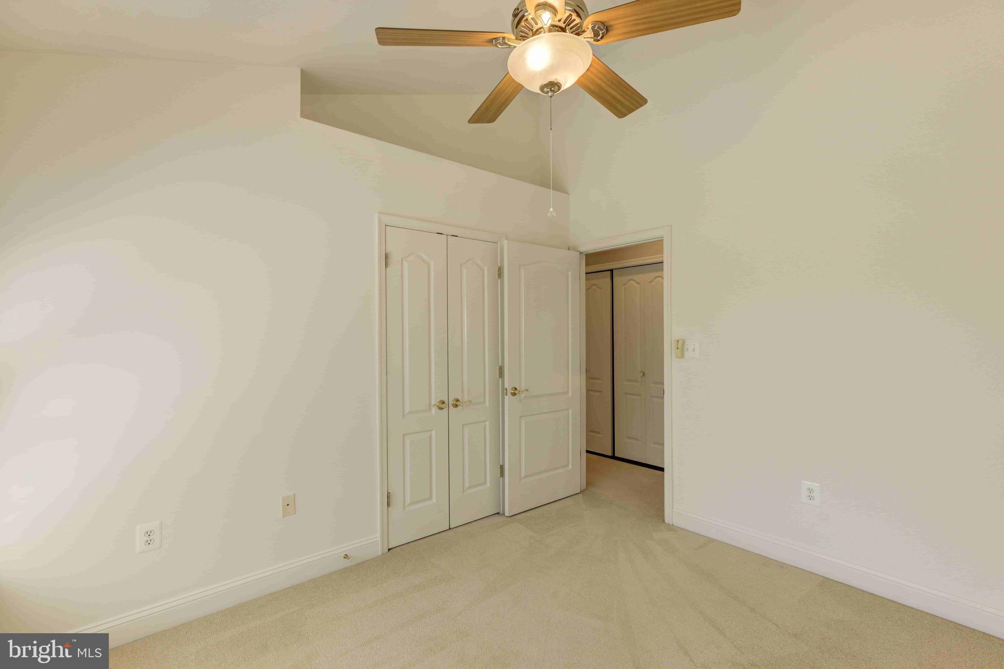 FAIRFAX CENTER LANDBAY - Residential