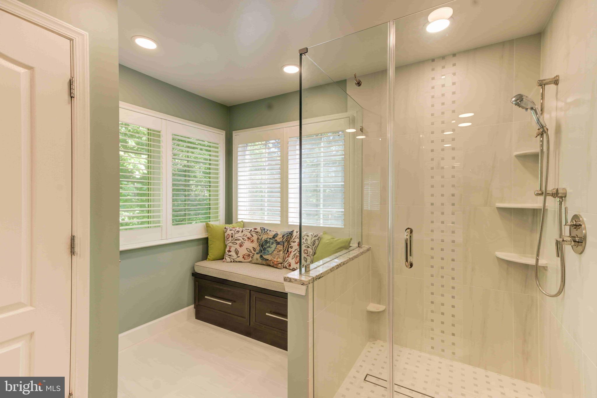 FAIRFAX CENTER LANDBAY - Residential
